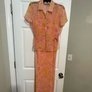 Vintage 2 piece dress set with pink and orange floral print